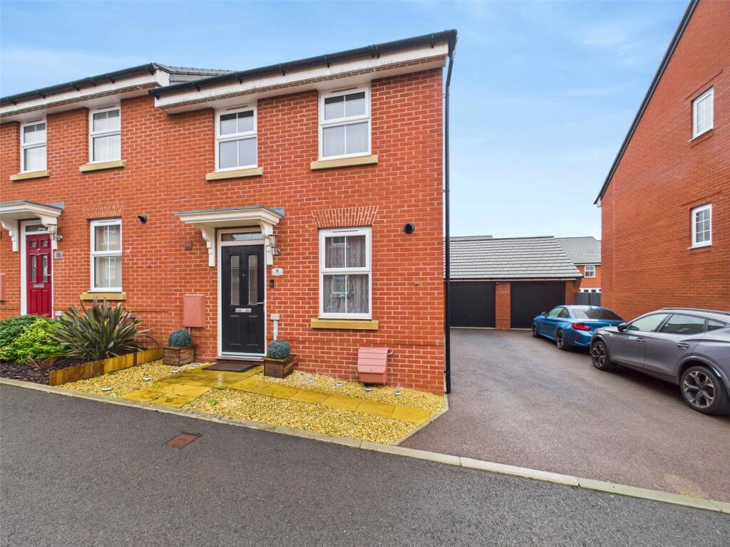 3-bed semi-detached on Pipit Close, Hardwicke, Gloucester, Gloucestershire, GL2, £325,000