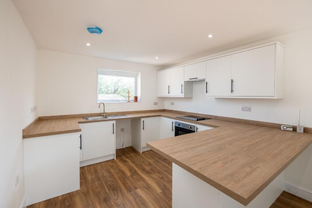 Main image of property: Horley, RH6 