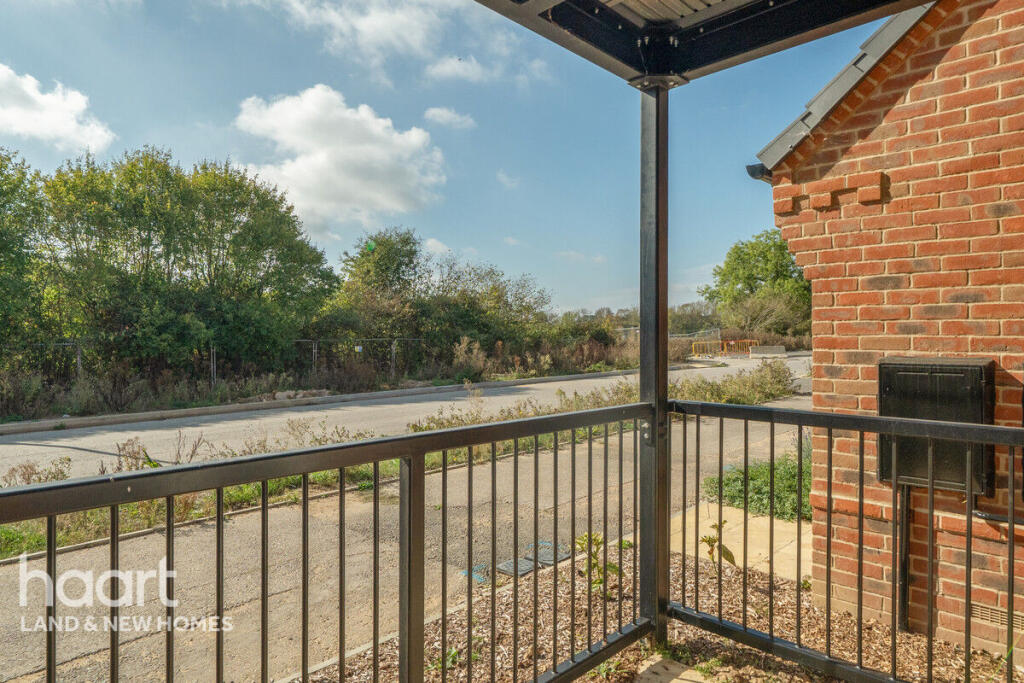 Wheat Street, Finchwood Park, Wokingham photo 4