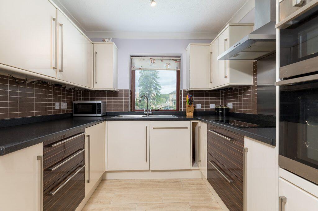 Mclaren Court, Giffnock photo 4