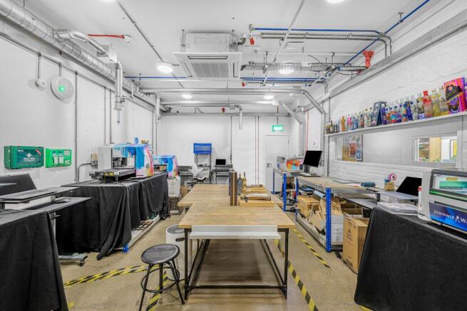 OFFICE 10.jpg