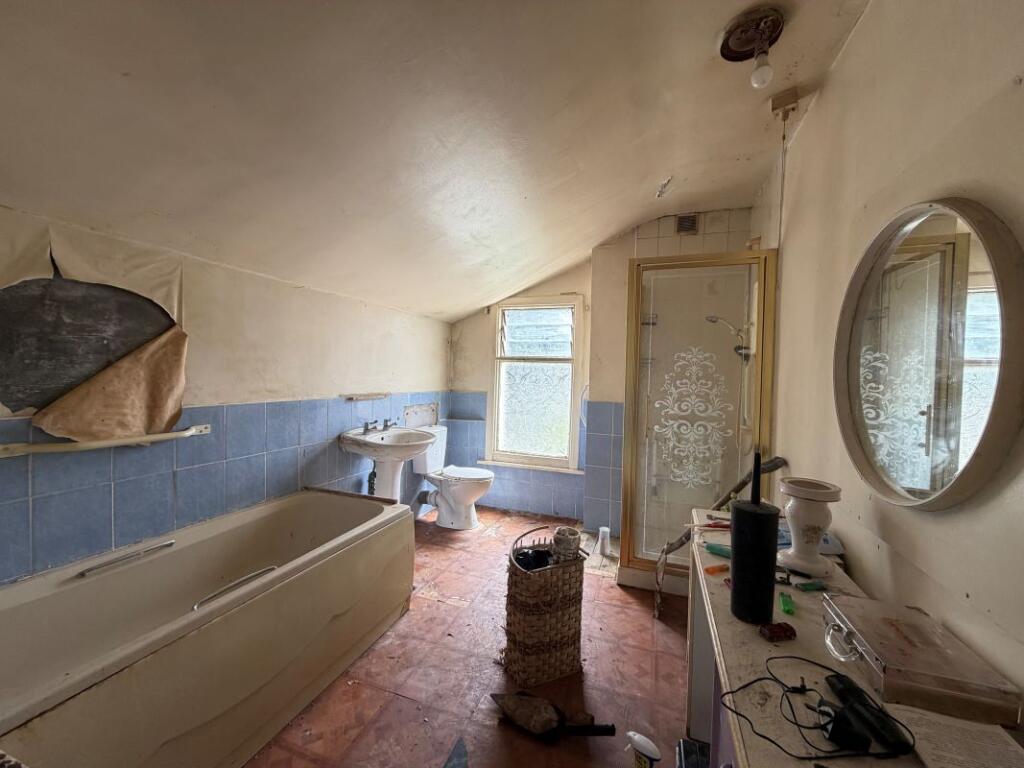 House in Rochester - View 4