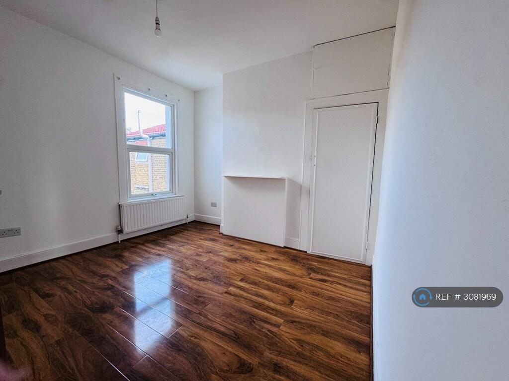 Apartment in London - View 2