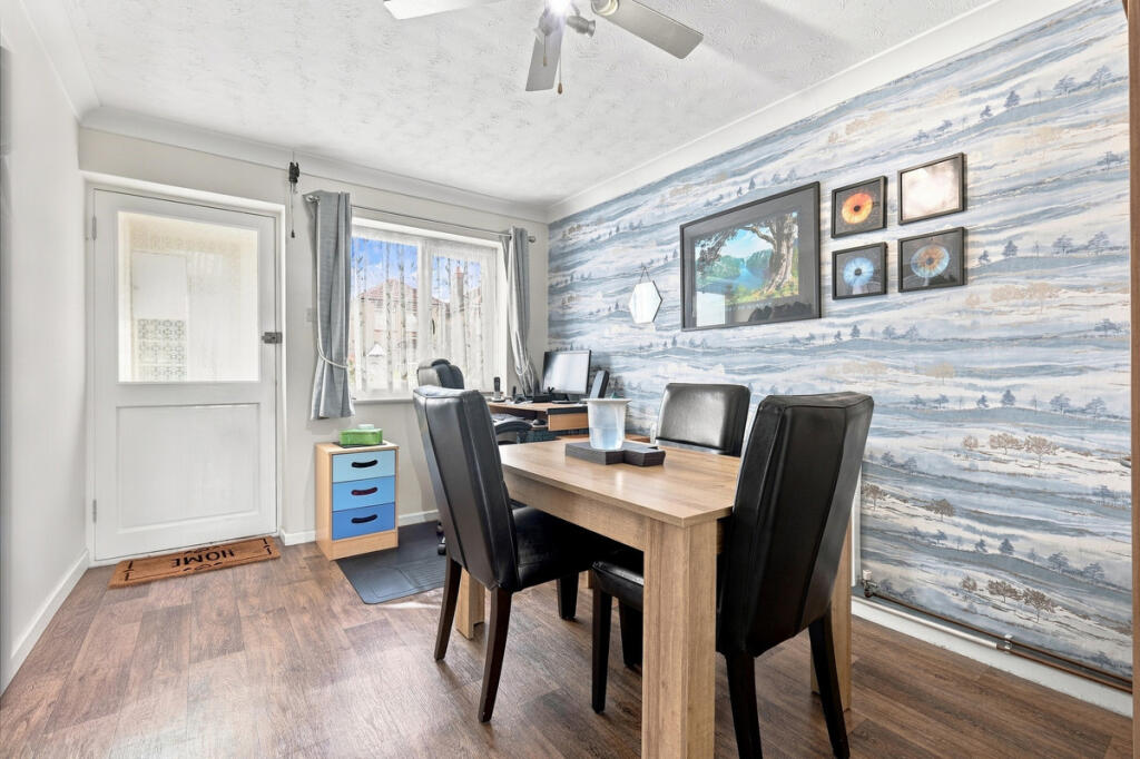 House in Southend-on-Sea - View 5