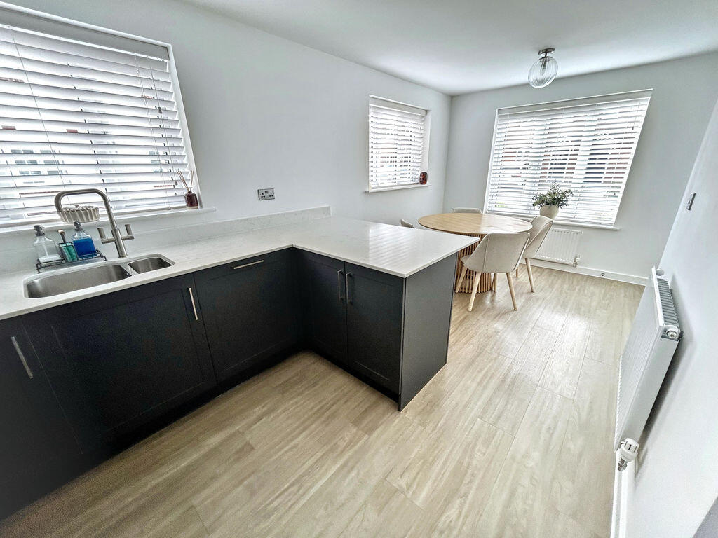 Wiltshire Drive, Bradwell photo 4