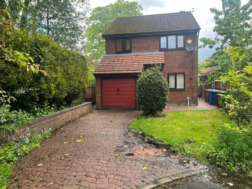 Main image of property: Eppleworth Rise, Manchester, Swinton, M27