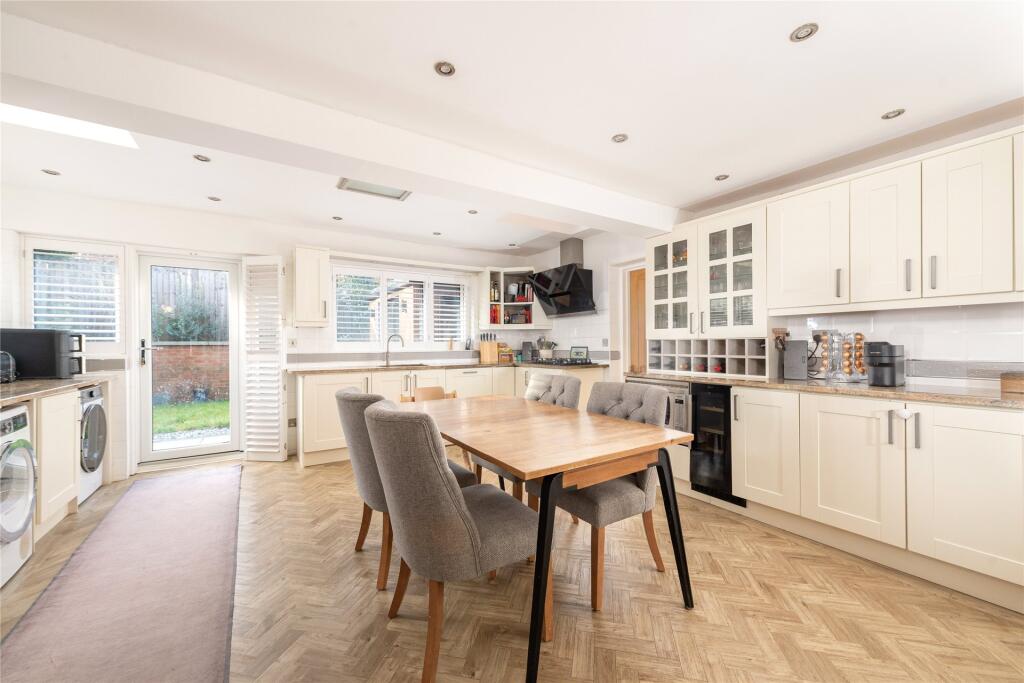 Peckover Court, Great Holm, Milton Keynes, Buckinghamshire, MK8 photo 3