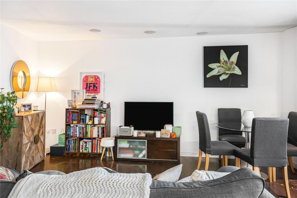 Apartment in London - More