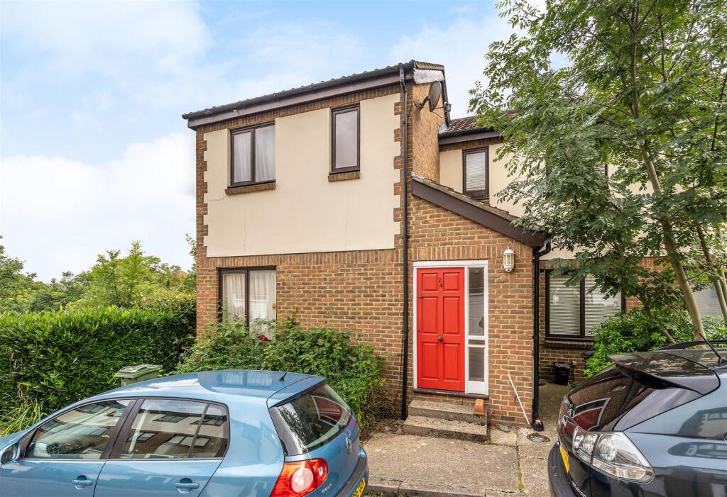 Main image of property: Lansdowne Wood Close, West Norwood, SE27