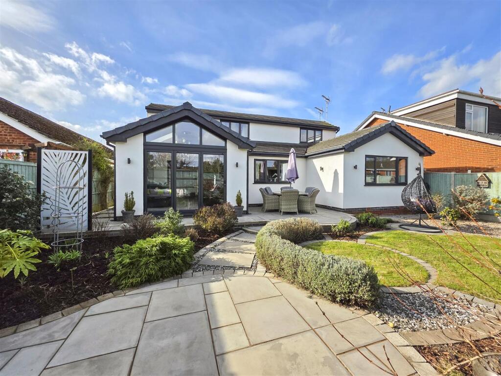 Main image of property: Sunningdale Drive, Woodborough, Nottingham