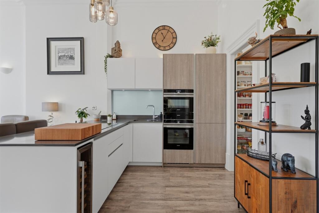 0/1 90 Victoria Crescent Road, Dowanhill, G12 9JL photo 4