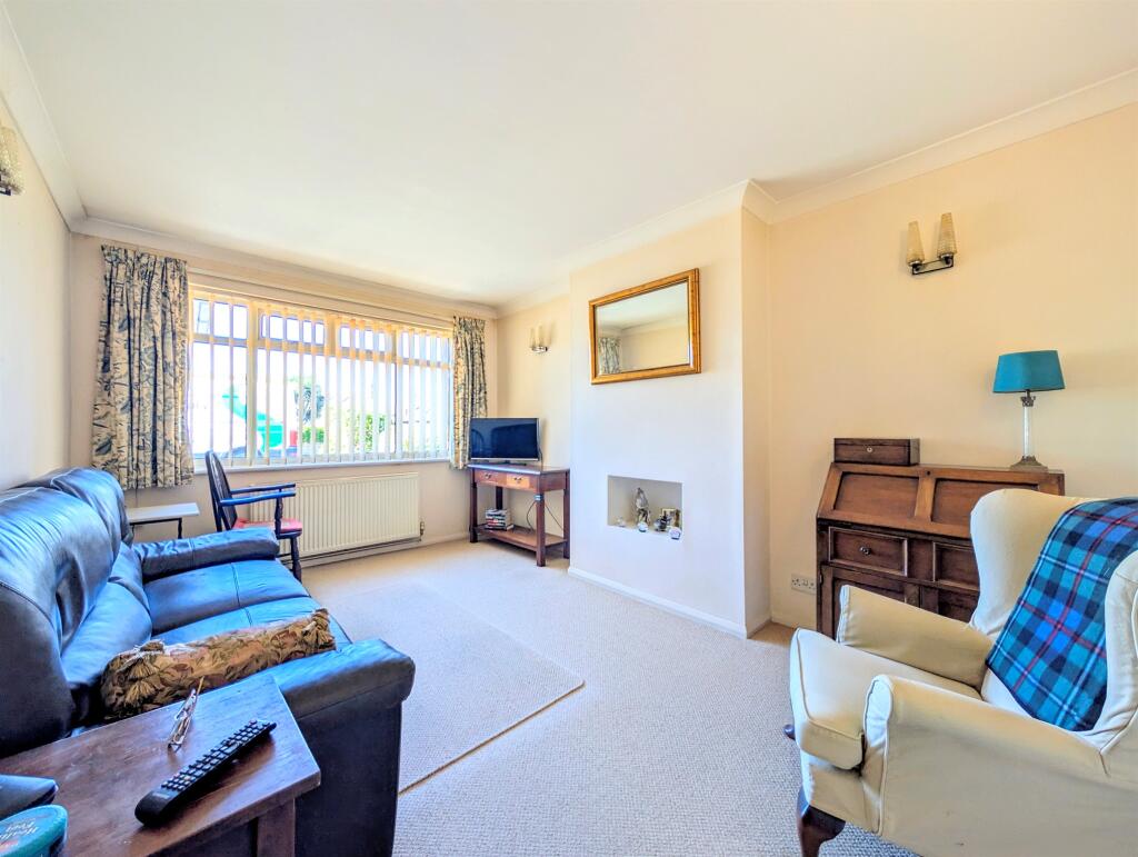 Meadow Road, Worthing photo 4