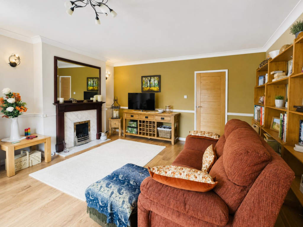 House in Northampton, West Northamptonshire - View 3
