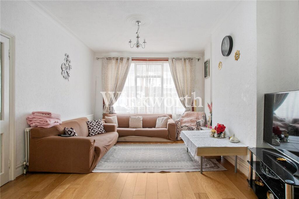 Main image of property: Arnold Gardens, London, N13