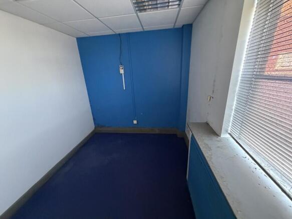 14 Medium T202609221025.jpg