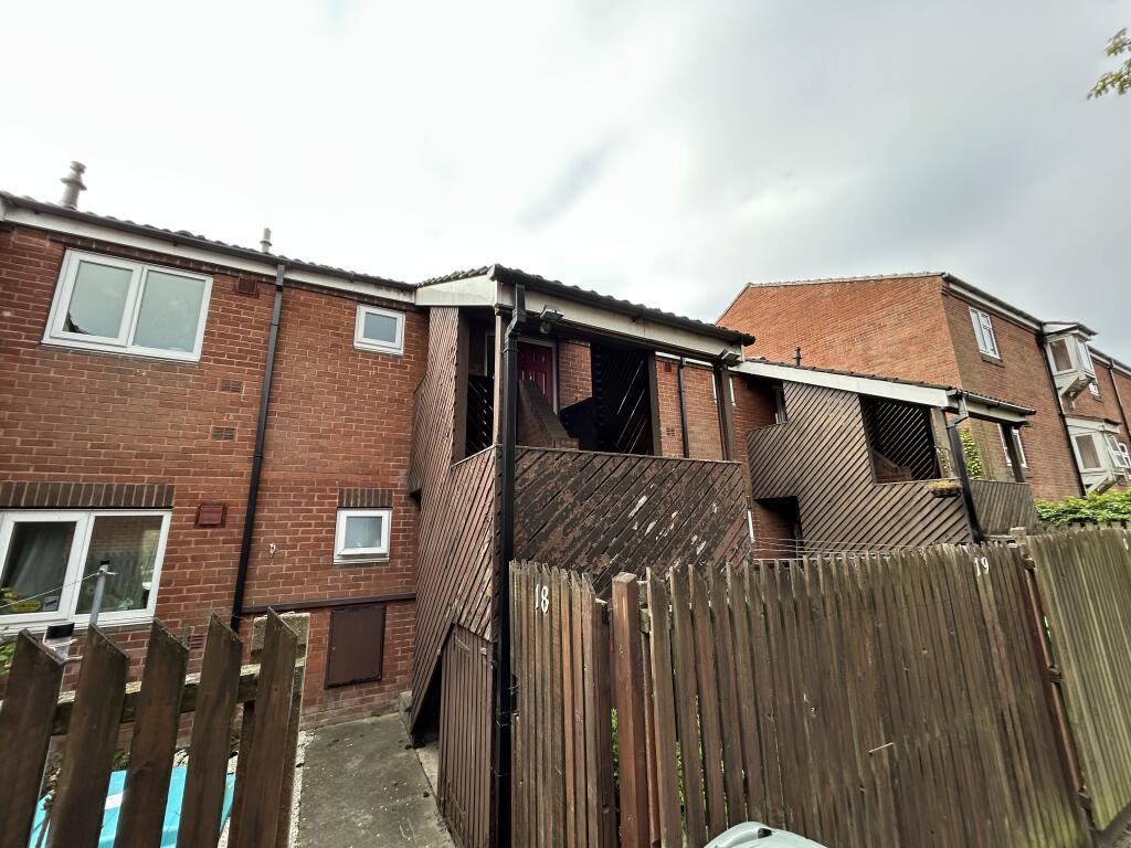 1-bed flat on 18 Dundas Close, Nottingham, Nottinghamshire NG1 4EX, £55,000