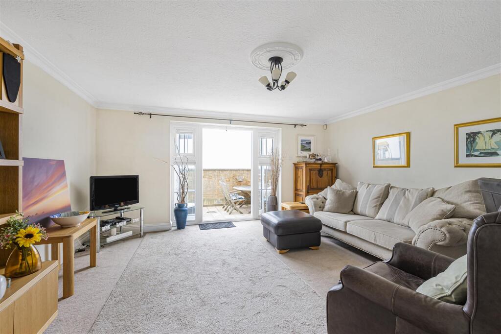 House in Lewes, Seaford - More
