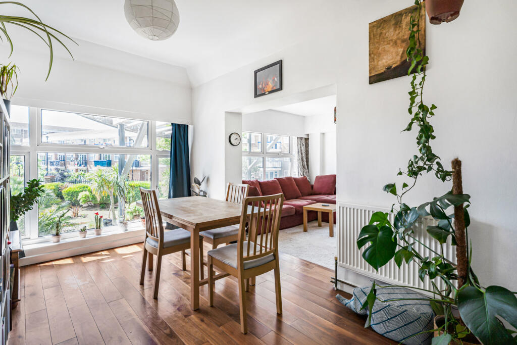 Main image of property: Daubeney Road, London, E5