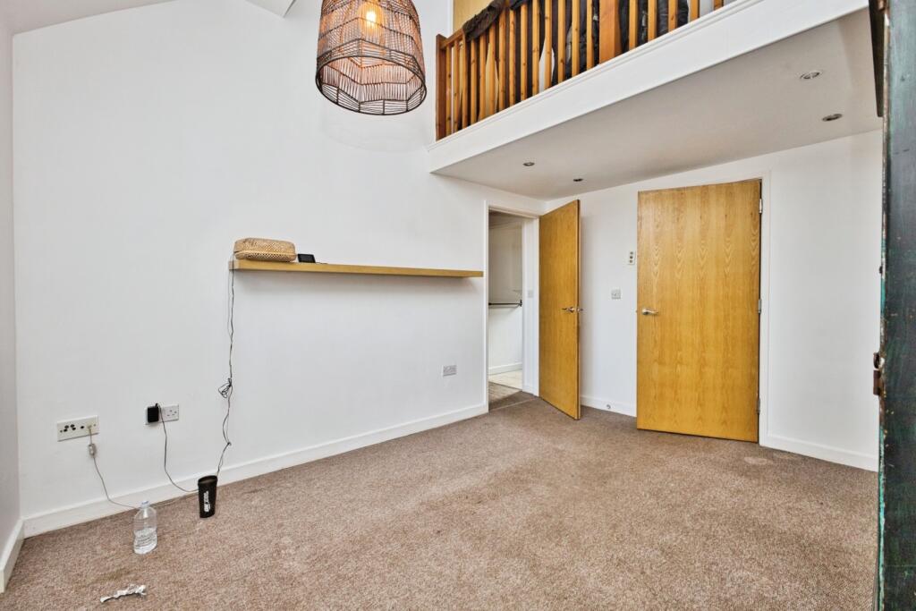 Apartment in Wells, Somerset - View 3