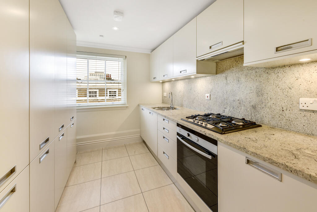 Apartment in London - View 5