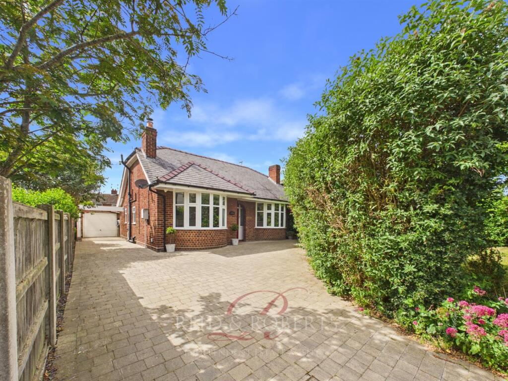 House in Mold, Ponterwyl