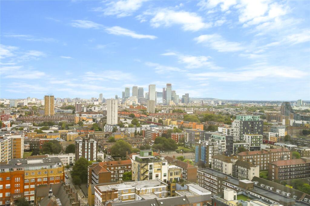 Main image of property: Cassia House, 30 Piazza Walk, London, E1