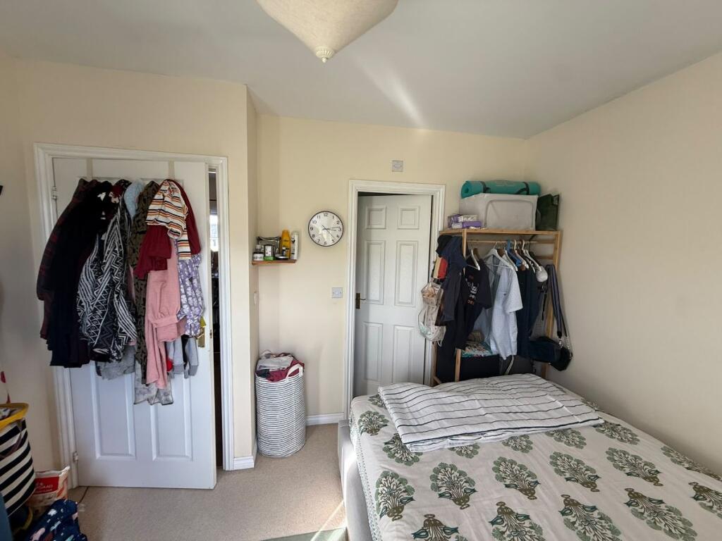 Apartment in Cambridge, Orchard Park - View 5