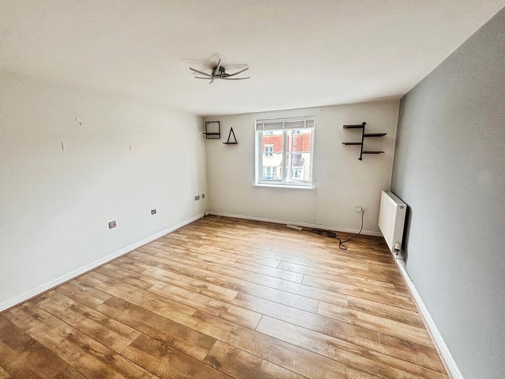 Apartment in Cardiff - View 3