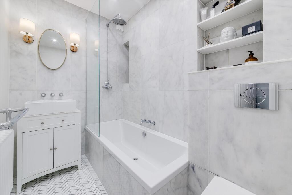 Apartment in London - More