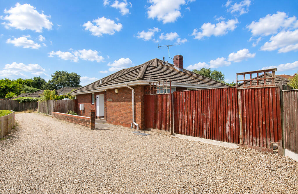 Main image of property: Mays Lane, Stubbington