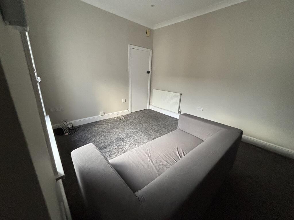 Apartment in Southampton - More