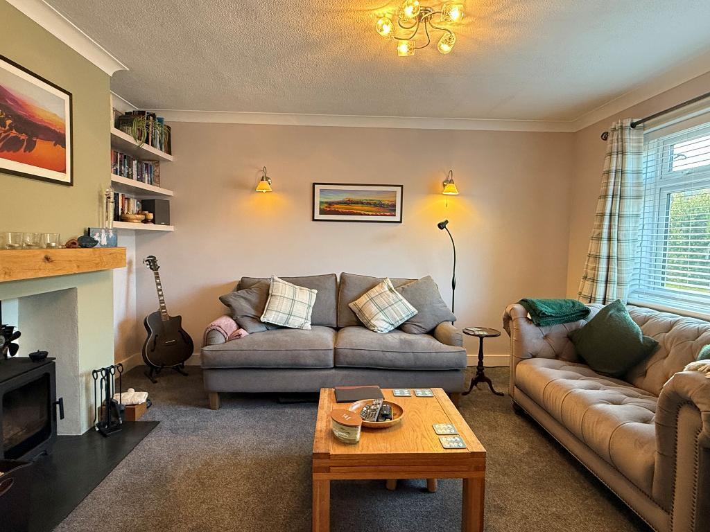 Coombe Road, Steyning, BN44 3LF photo 2
