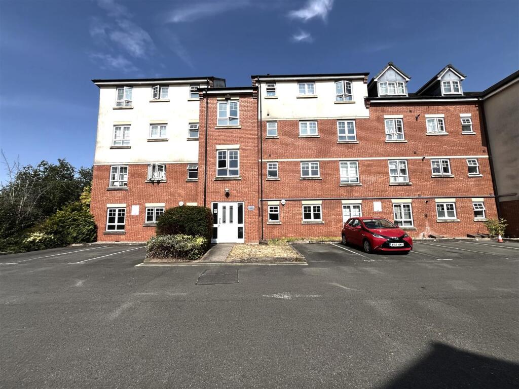 Main image of property: Turberville Place, Warwick