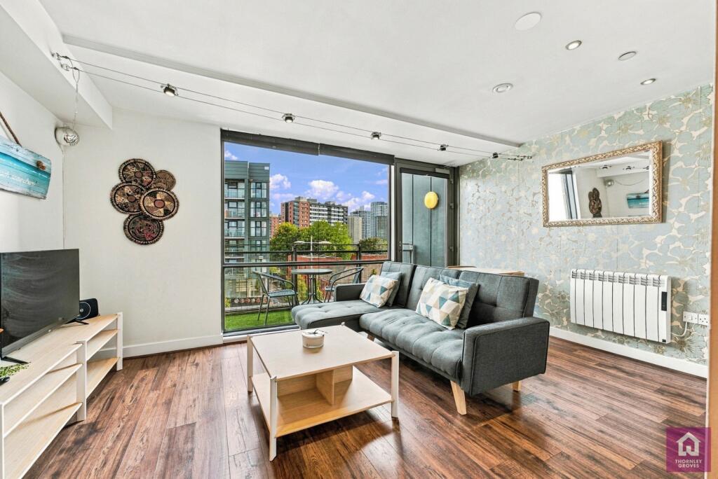 Apartment in Salford, Greater Manchester - View 3