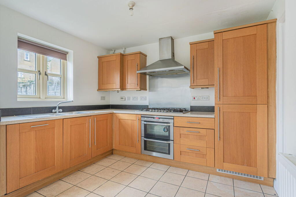 Cornwall Close, Tetbury photo 3