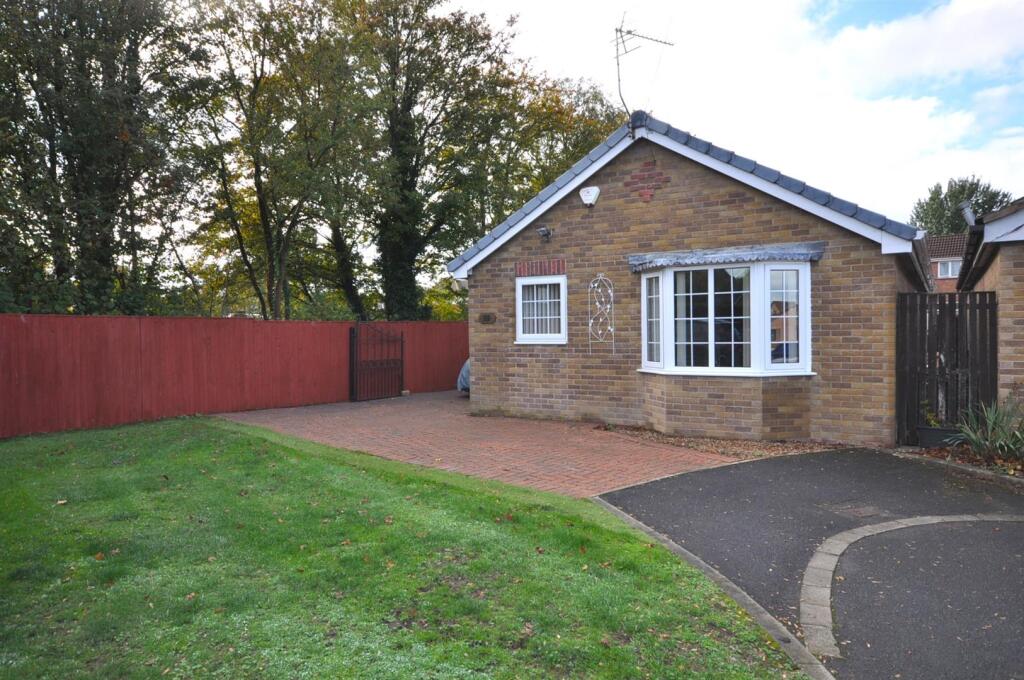Main image of property: Hoddesdon Crescent, Dunscroft