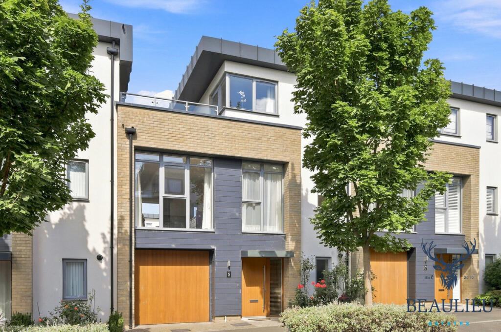 Main image of property: Robinson Gate, Beaulieu Park, CM1 6
