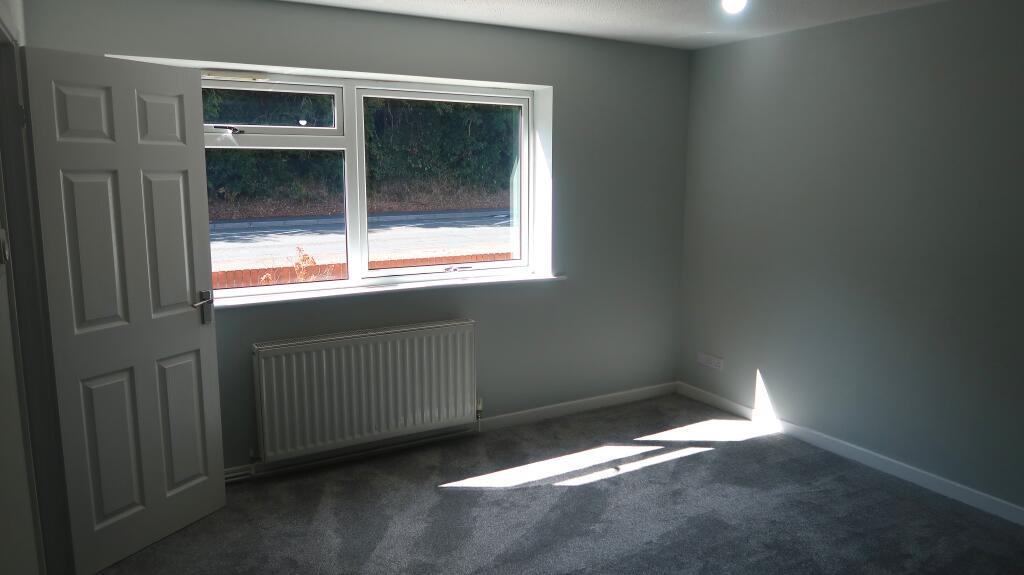 Apartment in Newport - View 5