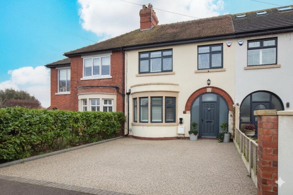3-bed semi-detached on Arundel Road, Ansdell, Lytham St Annes, FY8, £485,000