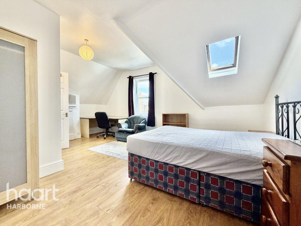 Main image of property: BIRMINGHAM B17 9