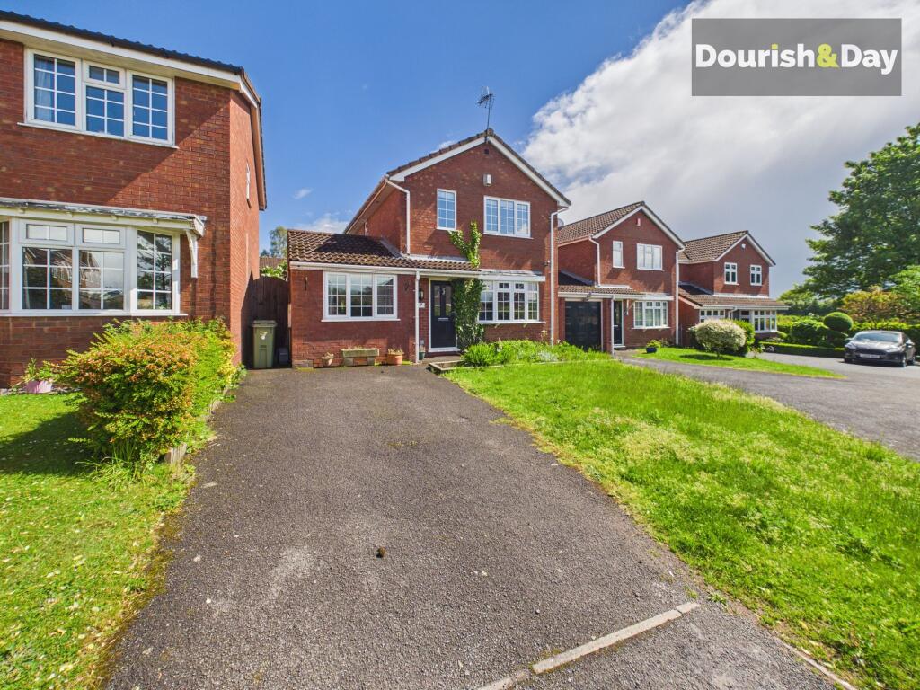 3-bed detached on Keswick Grove, Western Downs, Stafford, ST17, £300,000
