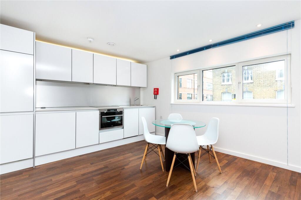 Apartment in London - View 5