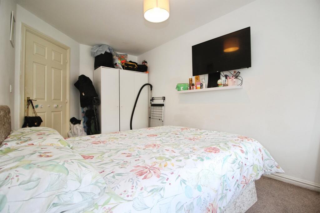 Apartment in Leeds, West Yorkshire - More