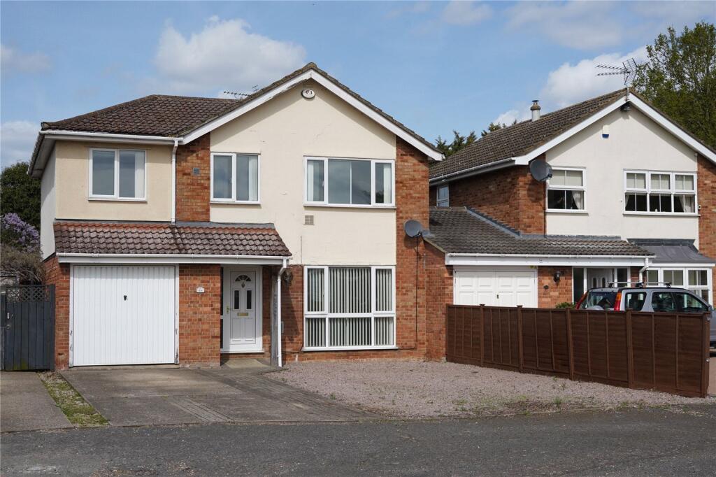 4-bed detached on Blackbird Road, Beck Row, Bury St. Edmunds, Suffolk, IP28, £300,000