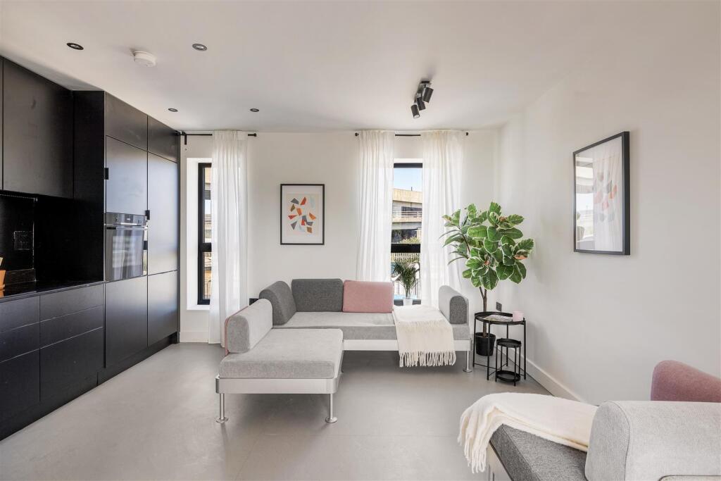 Tamarind Mews, Meridian Water, London photo 4