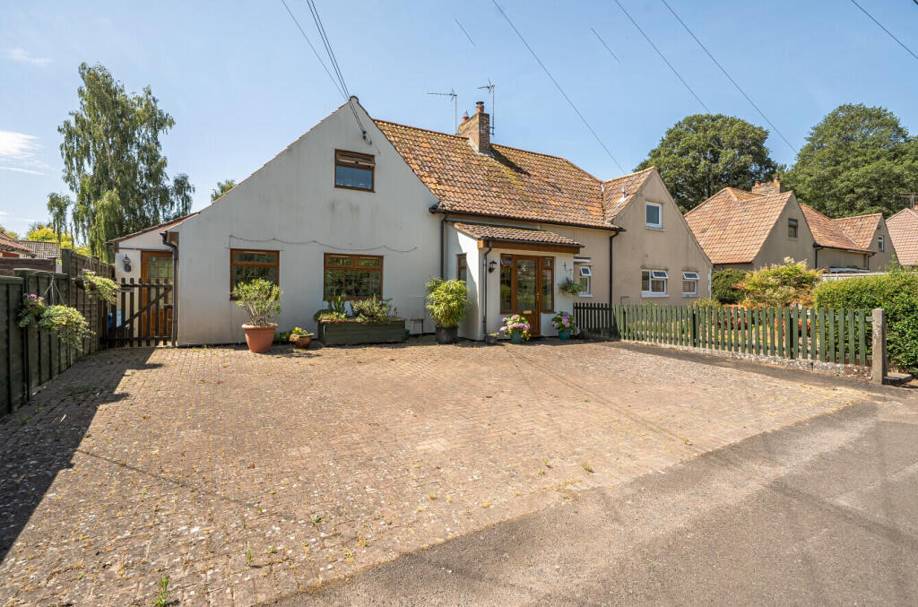 3-bed semi-detached on Minehead Road, Bishops Lydeard, Taunton, £365,000