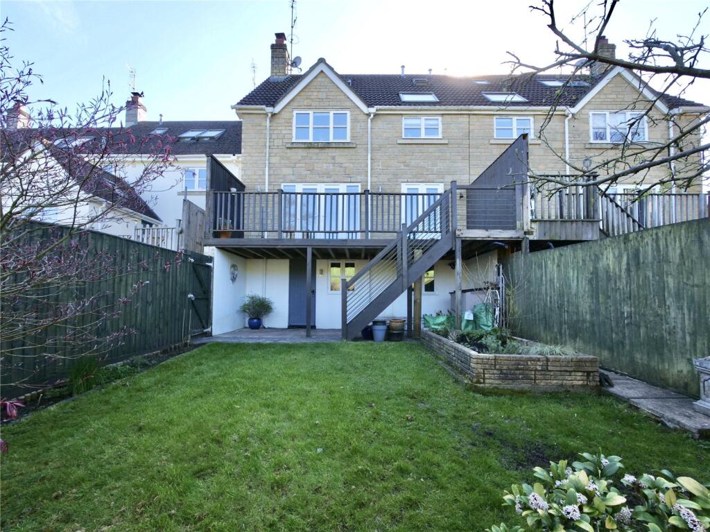 Four bedroom house with garage in Stoke St. Michael