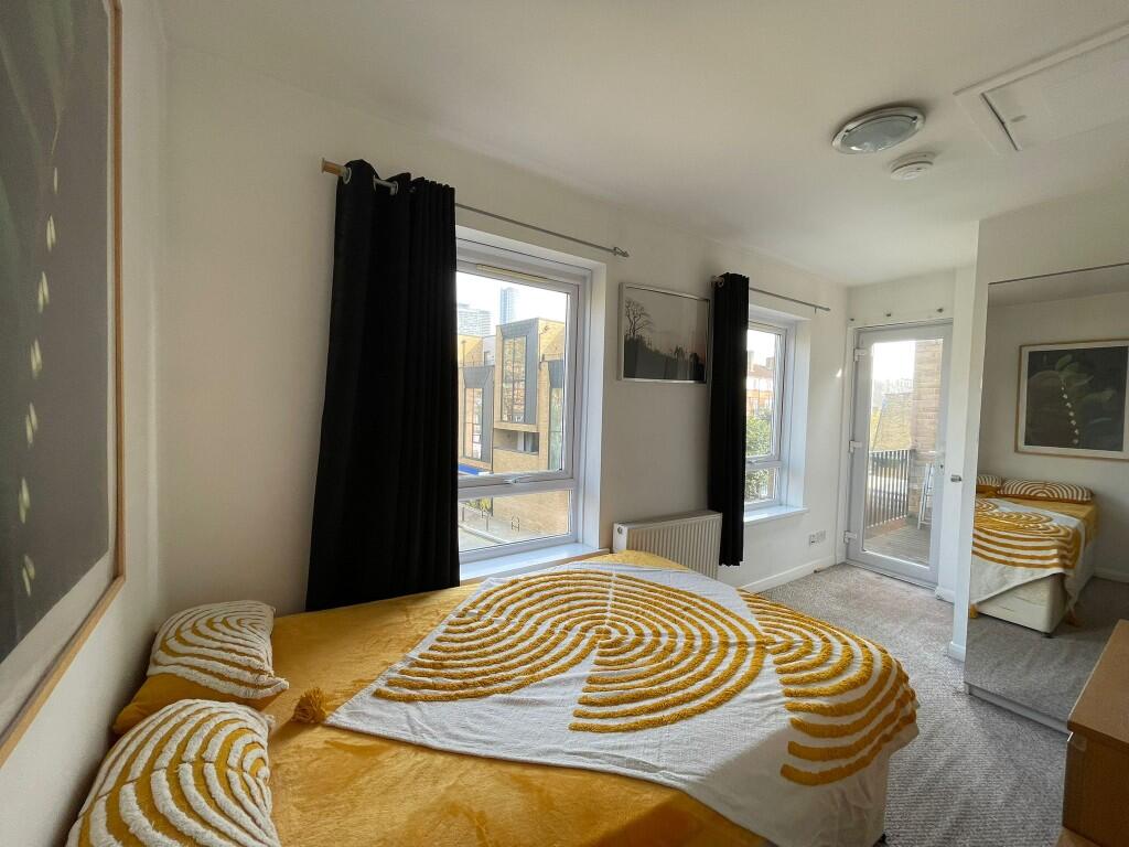 Main image of property: Pattina Walk, London, SE16