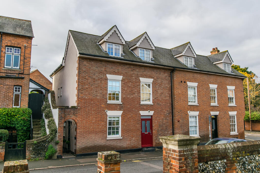 Main image of property: Elizabeth Court, Saffron Walden, CB10 1LS