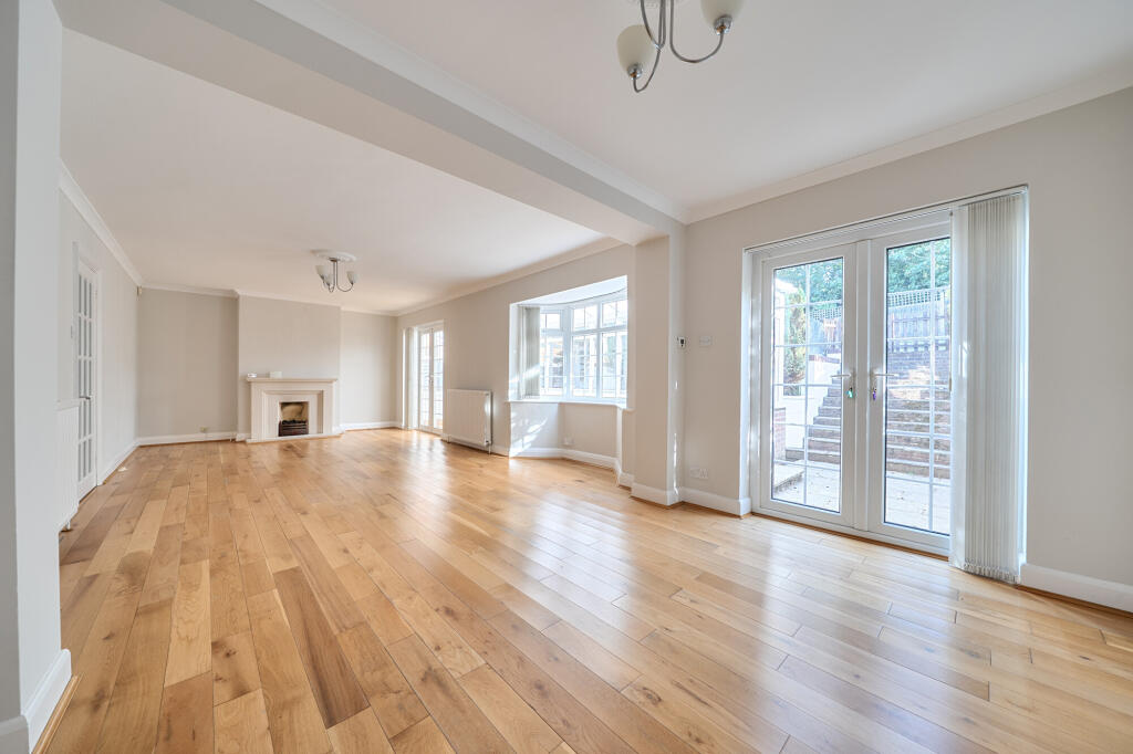 House in Tonbridge - More